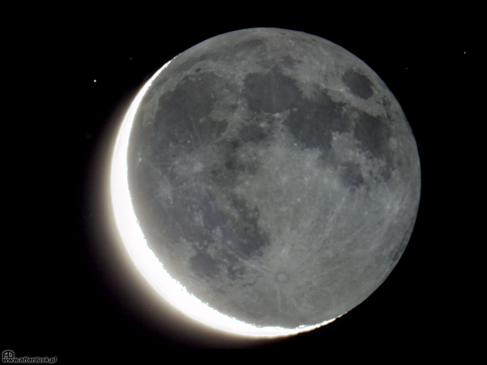 Księżyc, światło popielate