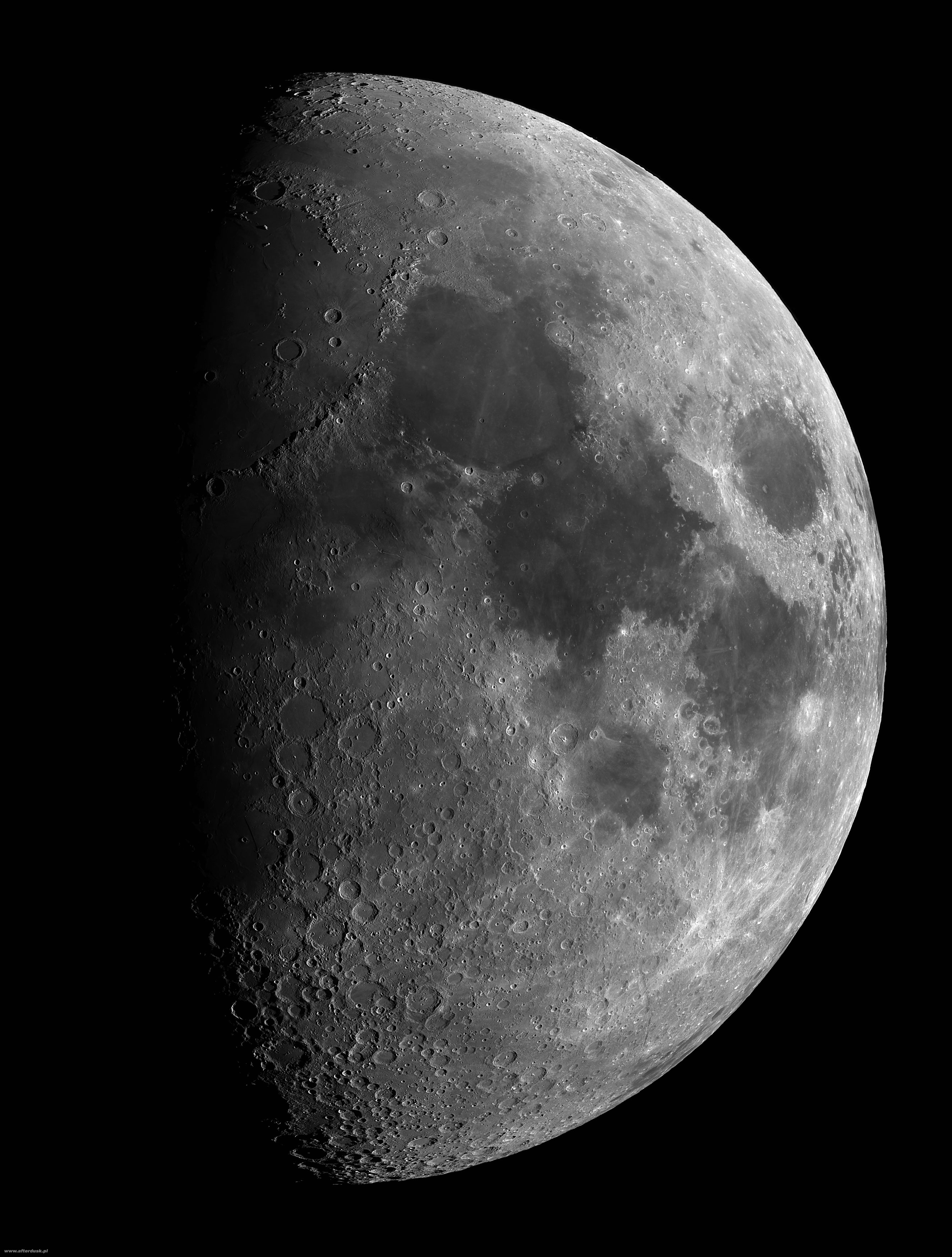 Księżyc, faza 64.0%