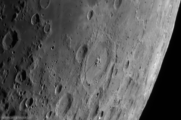 Petavius, faza 23.9%