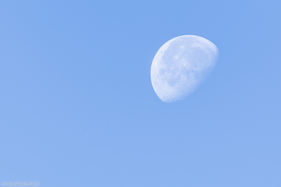 Księżyc i Aldebaran