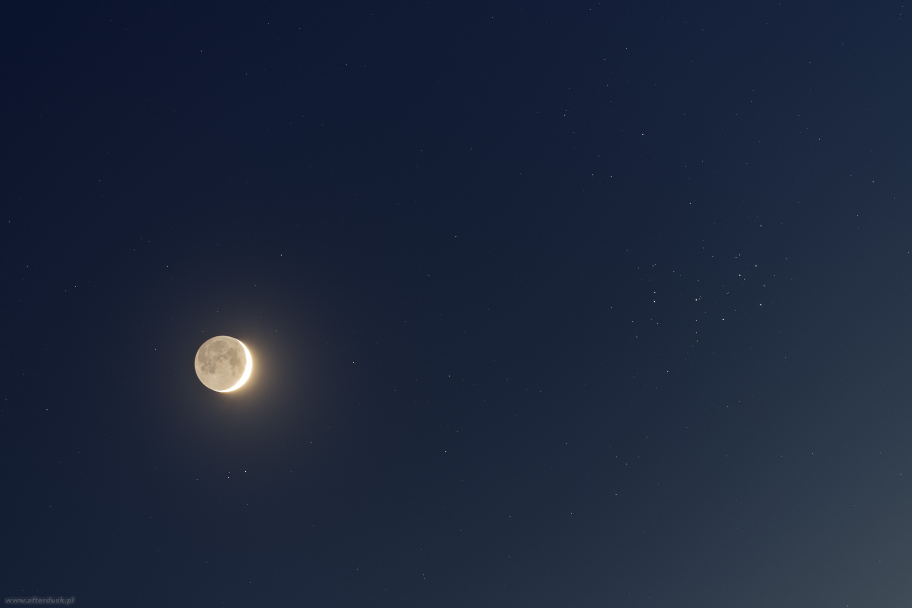 Księżyc i Plejady, 22.04.2023, 19:26UT