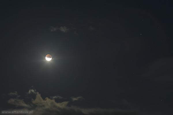 Zaćmiony Księżyc i Saturn 16. lipca 2019 roku