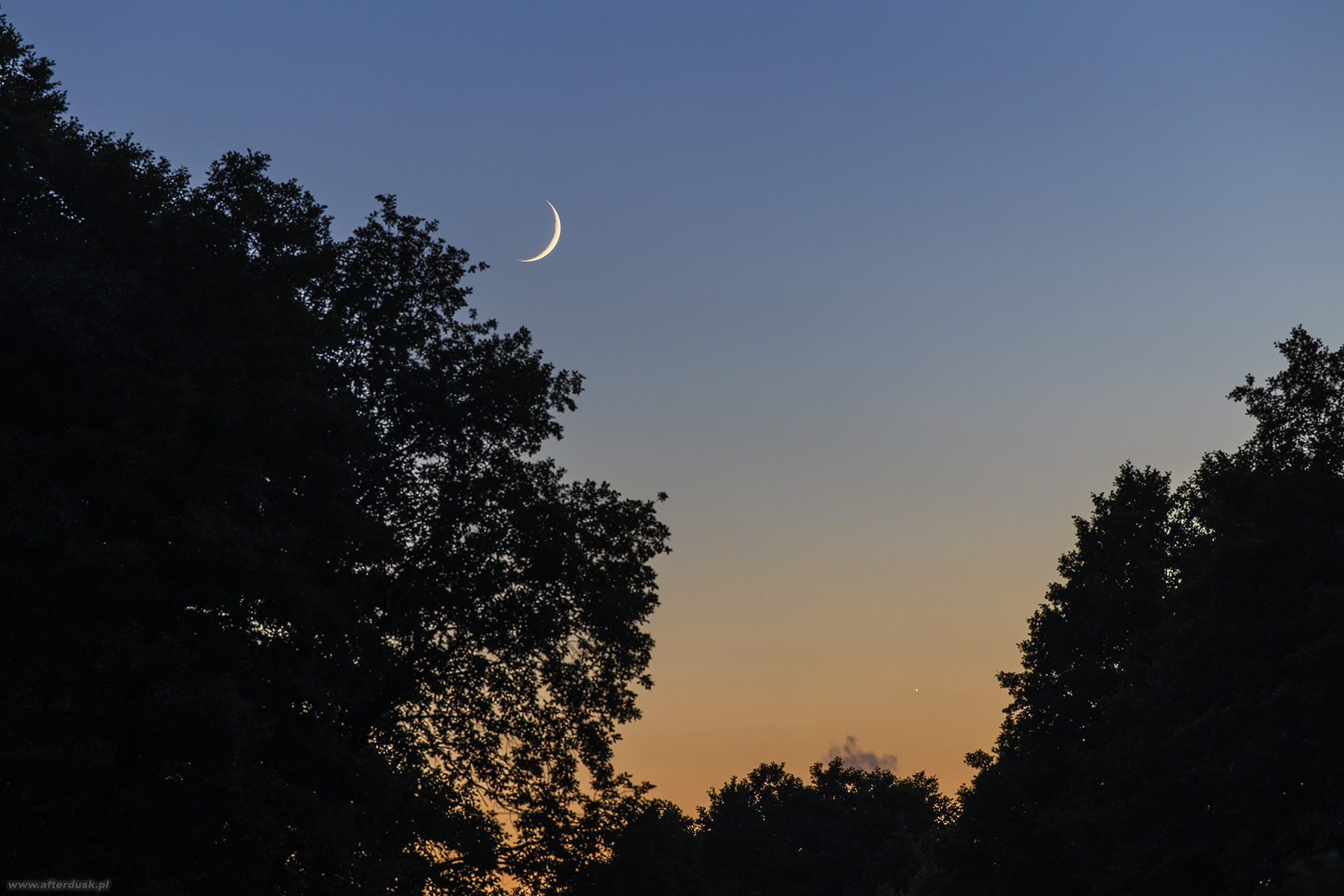 Księżyc, Wenus i Mars 19:55UT