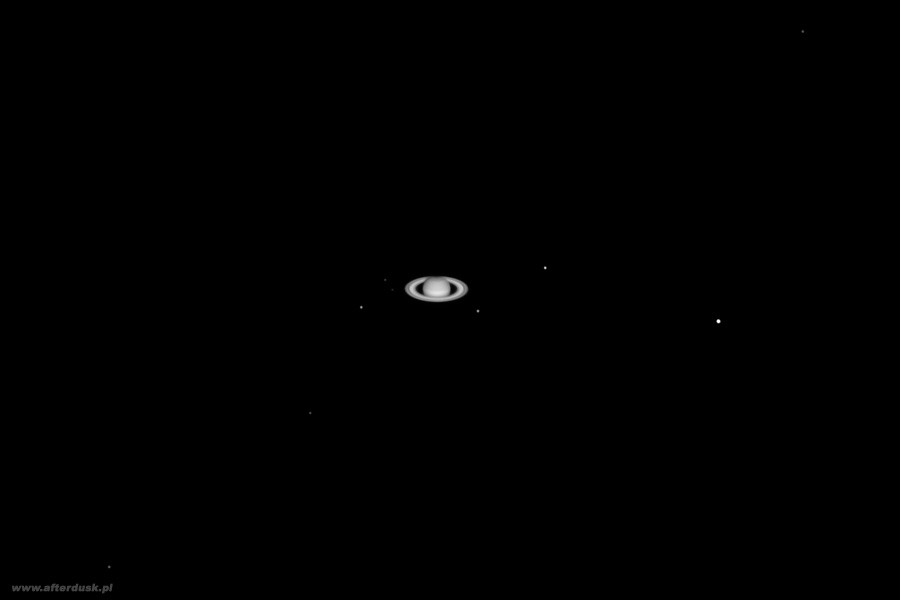 Saturn z księżycami z 1. lipca 2015
