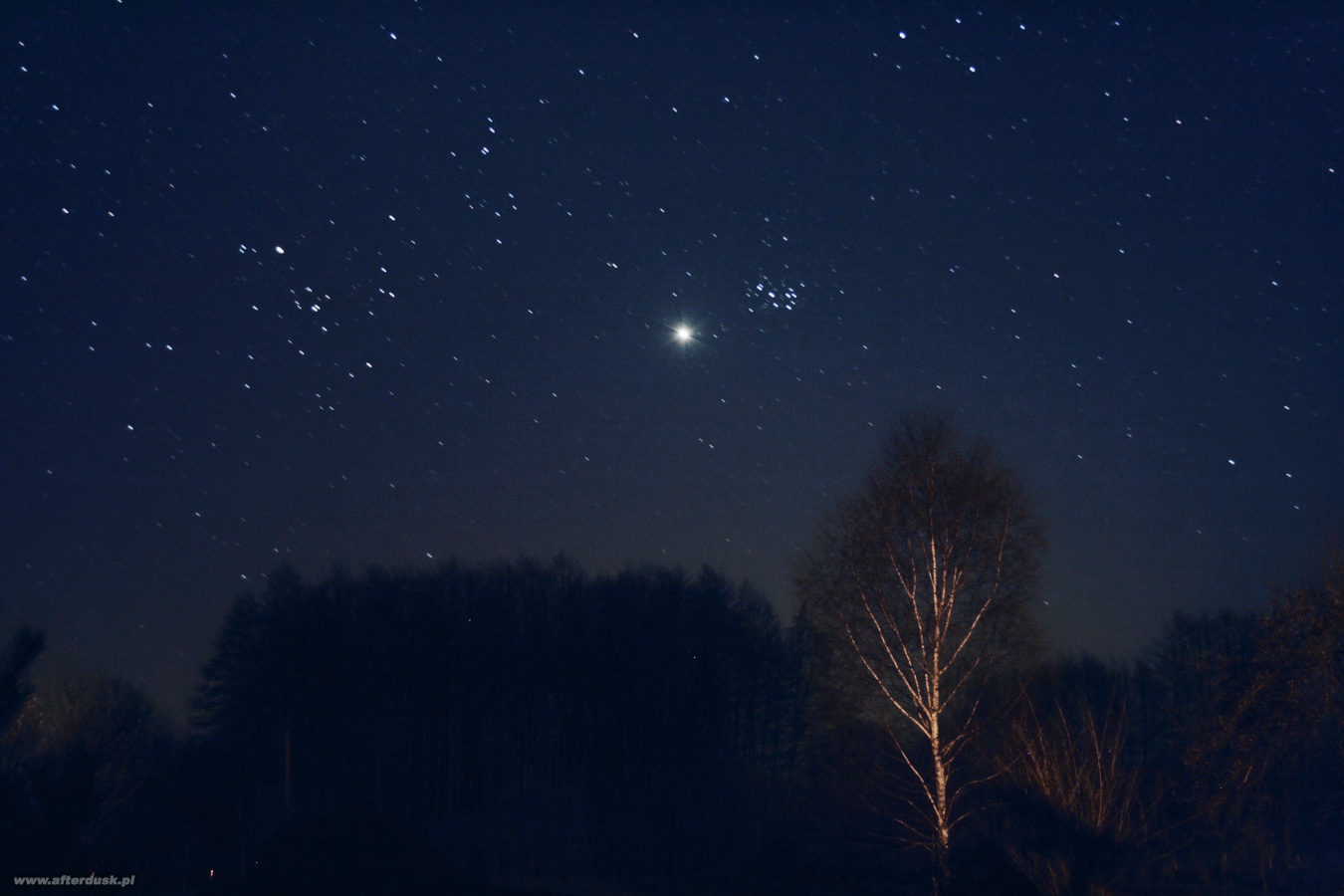 Wenus i Plejady w szerokim ujęciu