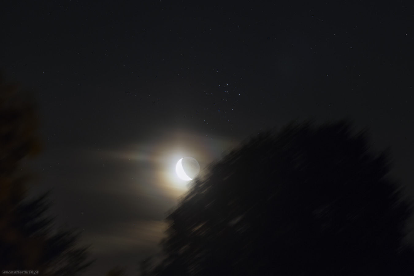 Księżyc i Plejady, 23:26UT