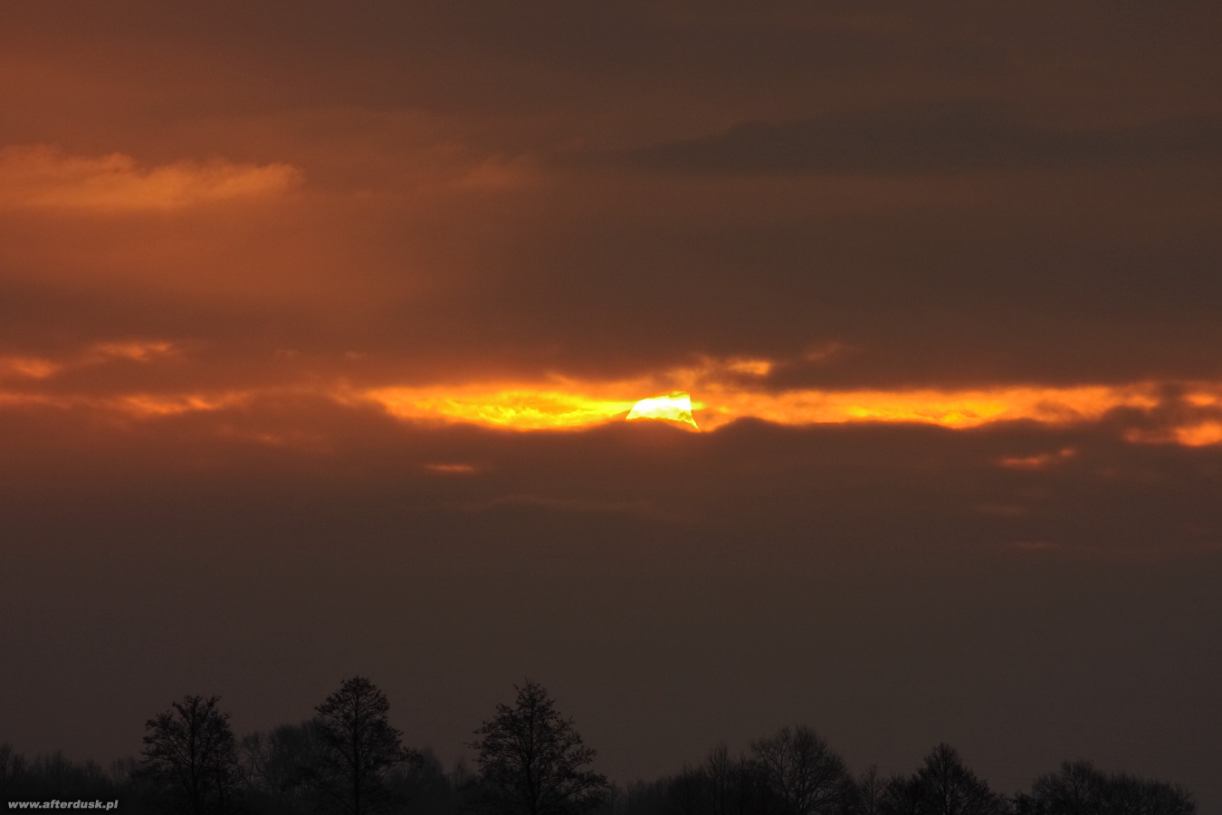 Szczelina w chmurach II