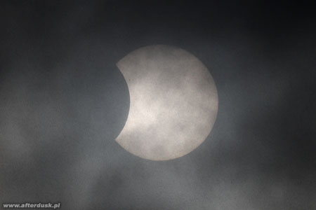 Końcówka zaćmienia - śnieg