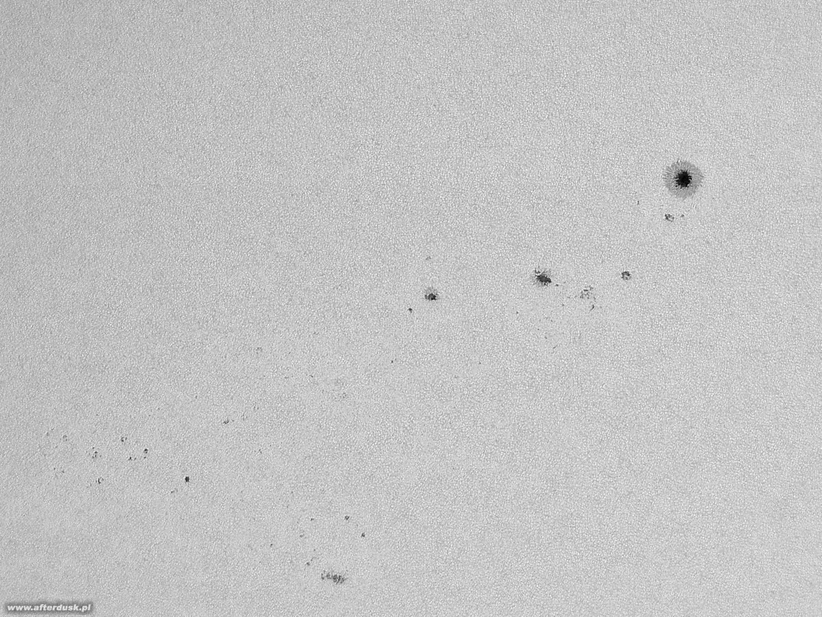 Słońce, grupy 1493, 1496, 1498